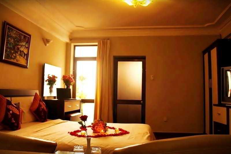 Hanoi Little Center Hotel Экстерьер фото