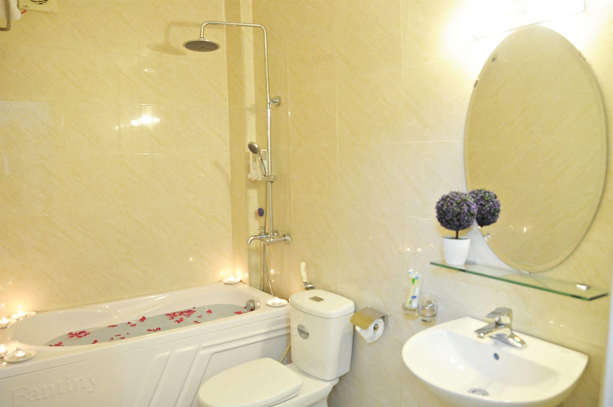 Hanoi Little Center Hotel Экстерьер фото